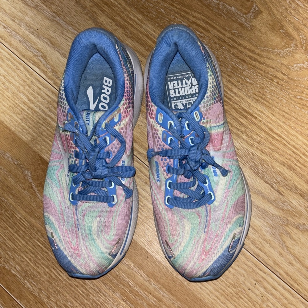 Brooks sneakers